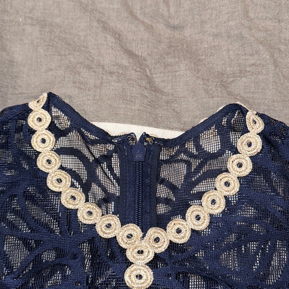 RARE💙Lilly Pulitzer Leigh Stretch Shift Dress True Navy Size 00 gold blue lace - Picture 6 of 16
